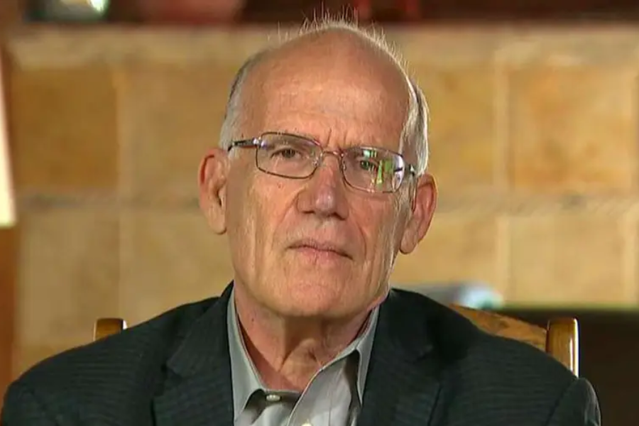 Victor Davis Hanson Net Worth, Bio, Wiki, Education, Personal life, Family, Career And More